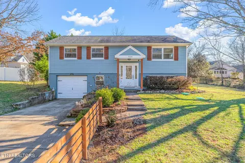 7624 Nubbin Ridge Dr, Knoxville, TN 37919