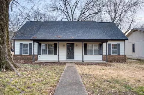 6611 Red Birch Dr, Memphis, TN 38115