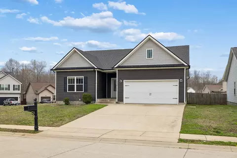 500 Sourwood Dr, Clarksville, TN 37042