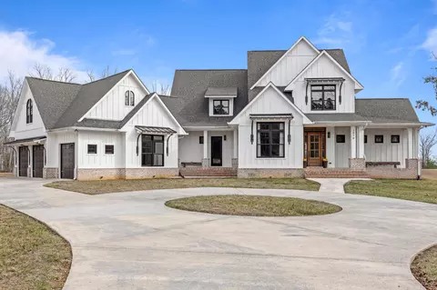2070 River Bluffs Dr, Jasper, TN 37347