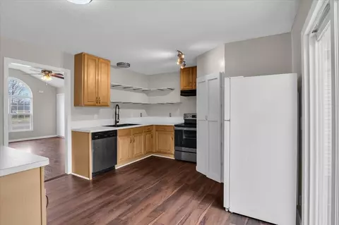 Kitchen - 2765 Windwalker Ct, Murfreesboro, TN 37128 photo 3 of 4