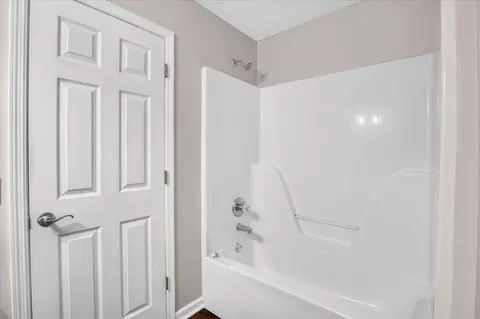 Bath - 2765 Windwalker Ct, Murfreesboro, TN 37128 photo 4 of 5