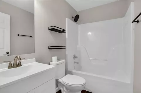 Bath - 2765 Windwalker Ct, Murfreesboro, TN 37128 photo 1 of 5