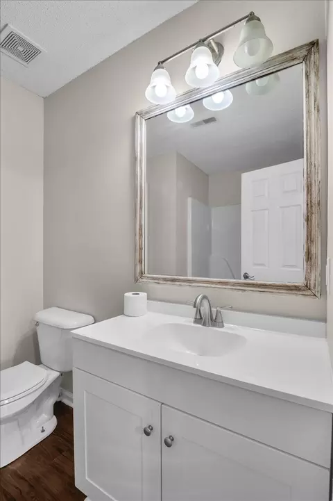 Bath - 2765 Windwalker Ct, Murfreesboro, TN 37128 photo 2 of 5