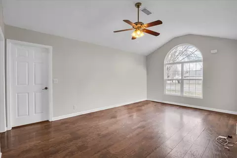 Living - 2765 Windwalker Ct, Murfreesboro, TN 37128 photo 2 of 3
