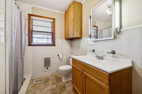 Bath - 155 W Piney Rd, Dickson, TN 37055 photo 1 of 1