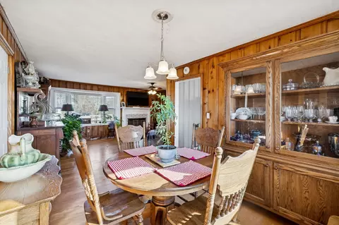 Dining - 155 W Piney Rd, Dickson, TN 37055 photo 3 of 3