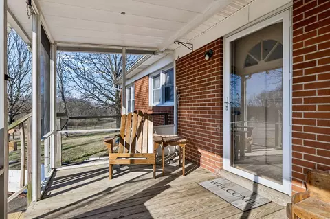 Exterior - 155 W Piney Rd, Dickson, TN 37055 photo 4 of 7