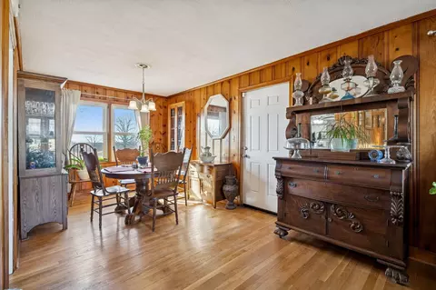 Dining - 155 W Piney Rd, Dickson, TN 37055 photo 1 of 3