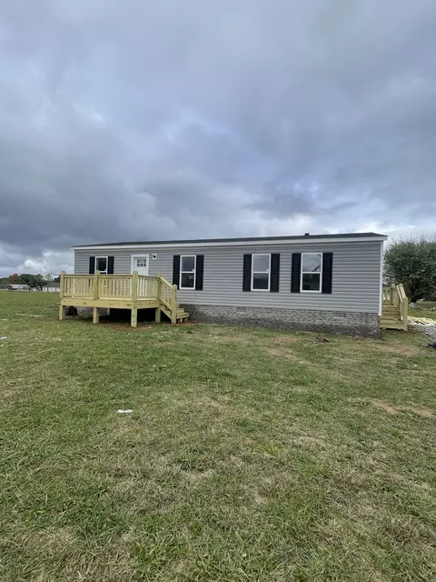 10 Mcnabb Ln, Lafayette, TN 37083