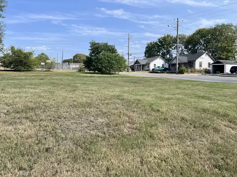 303 E Market St, Lebanon, TN 37087