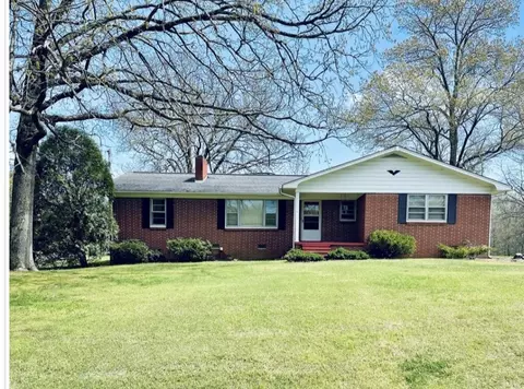 106 Smith Ave, Camden, TN 38320