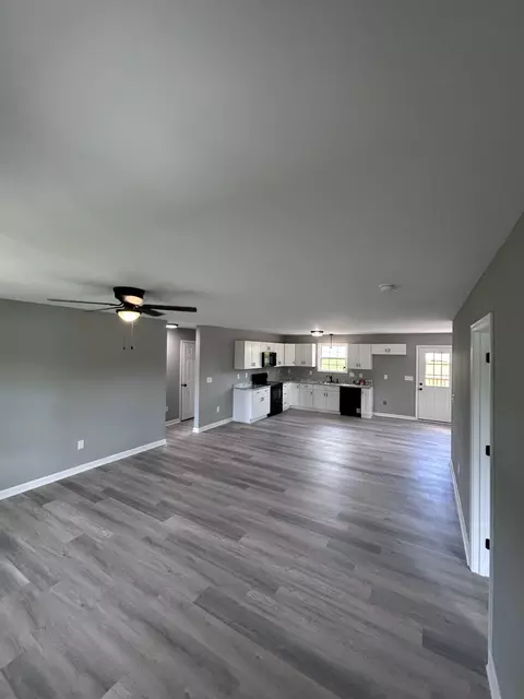 Living - 80 Dave O Ln, Loretto, TN 38469 photo 4 of 6
