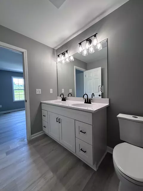 Bath - 80 Dave O Ln, Loretto, TN 38469 photo 5 of 5
