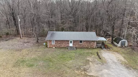 158 Gerald Bowen Ln, Manchester, TN 37355