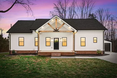 1566 Griffin Cir, Clarksville, TN 37040