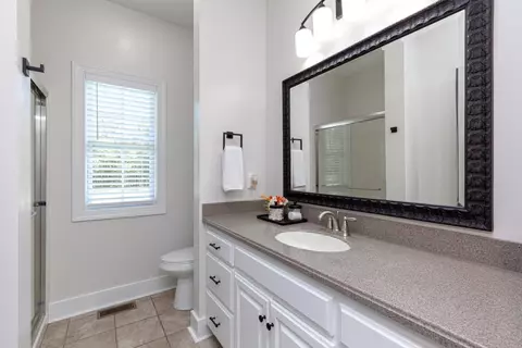 Bath - 2575 North Rd, Murfreesboro, TN 37128 photo 5 of 8