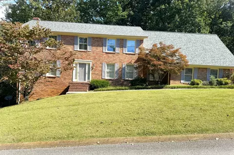 6424 Lake Shadows Cir, Hixson, TN 37343