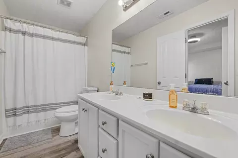 Bath - 3229 Lexmark Cir, Murfreesboro, TN 37128 photo 1 of 3
