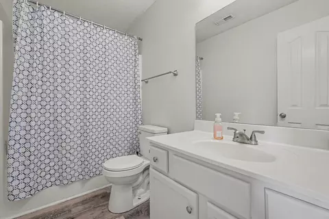 Bath - 3229 Lexmark Cir, Murfreesboro, TN 37128 photo 2 of 3