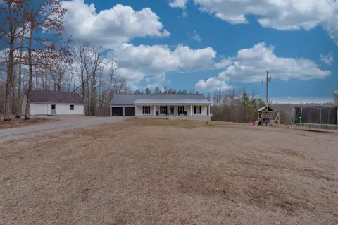 6211 Gilchrist Rd, Cypress Inn, TN 38452