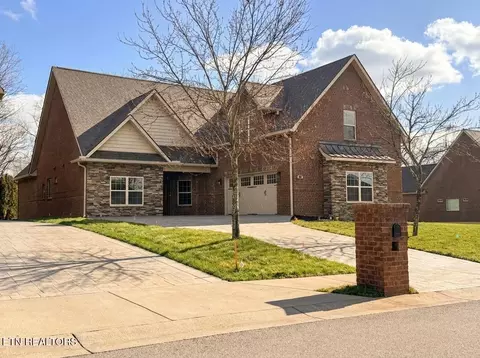 1550 Tsuga Dr, Alcoa, TN 37701