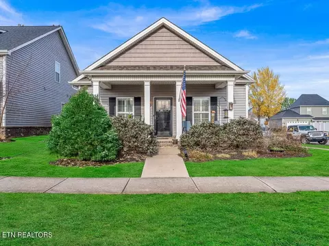 131 Hardinberry St, Oak Ridge, TN 37830