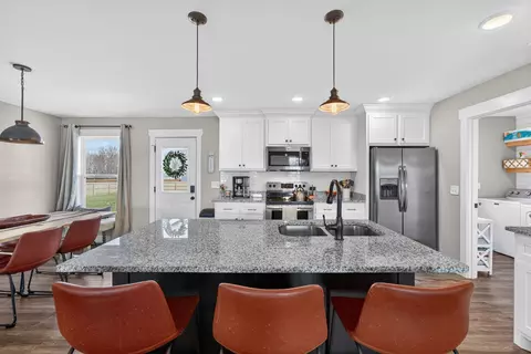 Kitchen - 62 Carson Ln, Ethridge, TN 38456 photo 2 of 4