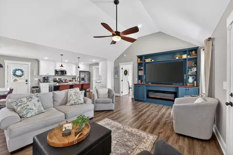 Living - 62 Carson Ln, Ethridge, TN 38456 photo 1 of 1