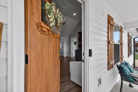 Entry Way - 62 Carson Ln, Ethridge, TN 38456 photo 1 of 4