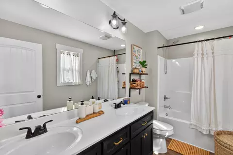 Bath - 62 Carson Ln, Ethridge, TN 38456 photo 2 of 4