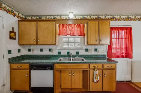 Kitchen - 1480 Cutoff Rd, Murfreesboro, TN 37129 photo 6 of 8