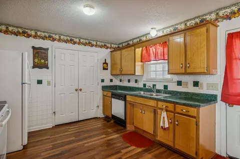 Kitchen - 1480 Cutoff Rd, Murfreesboro, TN 37129 photo 4 of 8
