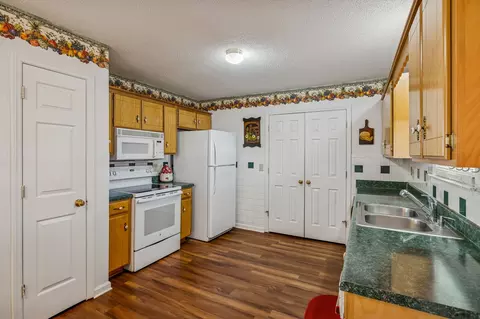 Kitchen - 1480 Cutoff Rd, Murfreesboro, TN 37129 photo 5 of 8