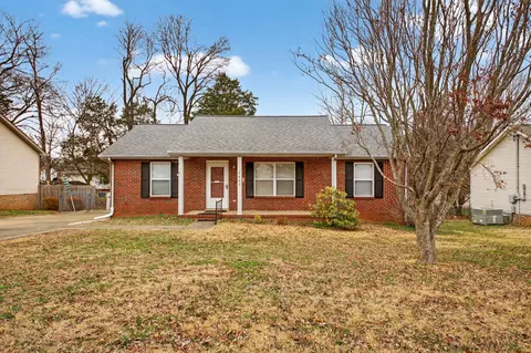 2820 Nat Hoosier Ln, Clarksville, TN 37040