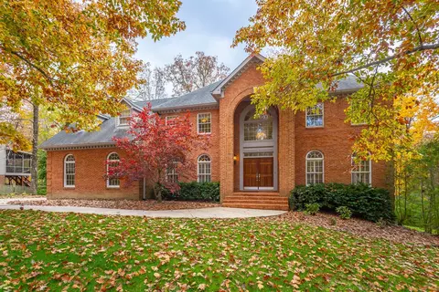 16 Northfield Rd, Signal Mountain, TN 37377