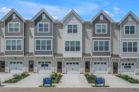706 Taylor Dr, Chapel Hill, TN 37034