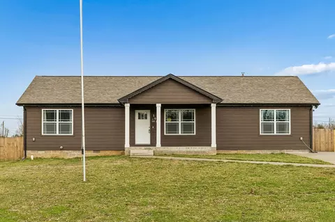 106 Norris Dr, Clarksville, TN 37042