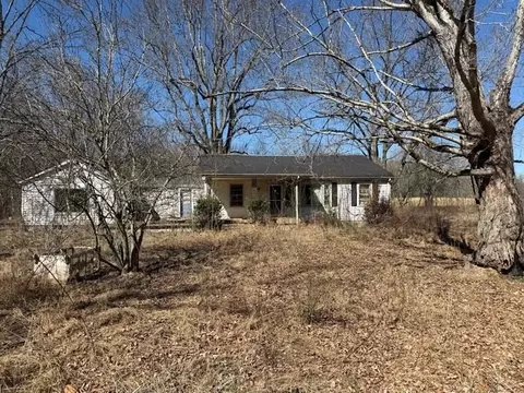 5281 Little Hurricane Creek Rd, Mcewen, TN 37101