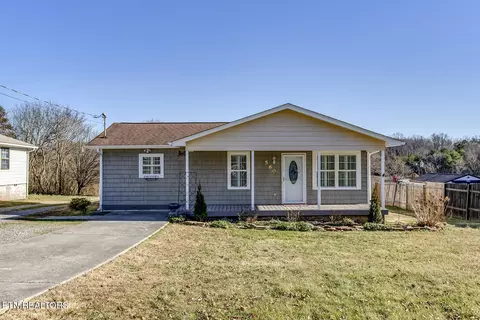 560 Davis Dr, Lenoir City, TN 37772