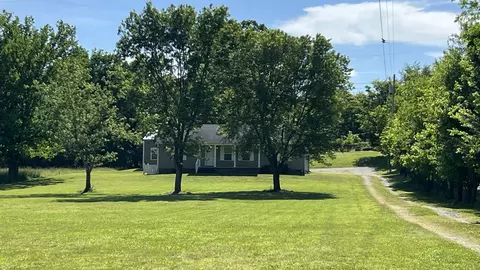 8659 Dog Branch Rd, Mount Pleasant, TN 38474