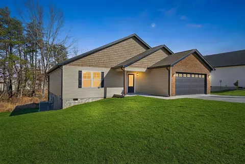 158 Sky View Meadow Dr, Crossville, TN 38555