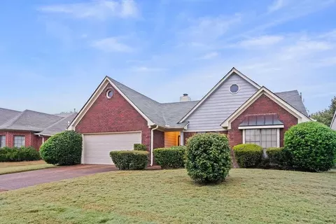6616 Cross Oak Cv, Memphis, TN 38141