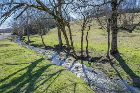 11 Gaskill Branch Rd # B, Santa Fe, TN 38482