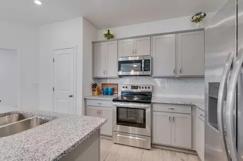 Kitchen - 3703 Capstone Dr, Murfreesboro, TN 37128 photo 4 of 4