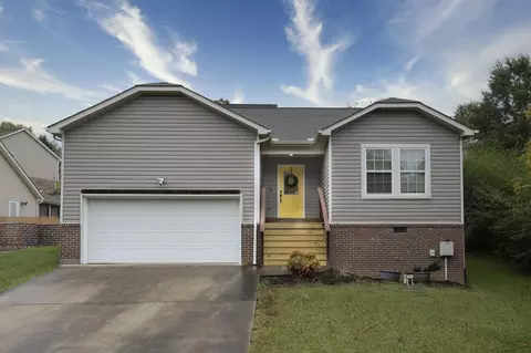 9429 Hackberry Ln, Soddy Daisy, TN 37379