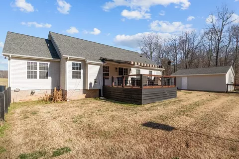Exterior - 111 Contrary Rd, Burns, TN 37029 photo 13 of 18