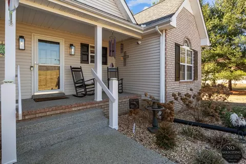 Exterior - 111 Contrary Rd, Burns, TN 37029 photo 5 of 18