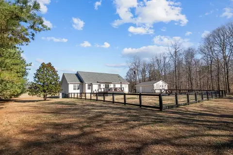 Exterior - 111 Contrary Rd, Burns, TN 37029 photo 14 of 18
