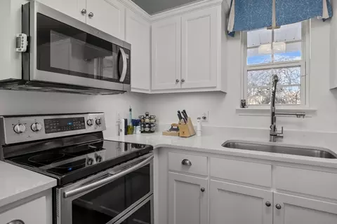 Kitchen - 111 Contrary Rd, Burns, TN 37029 photo 2 of 4
